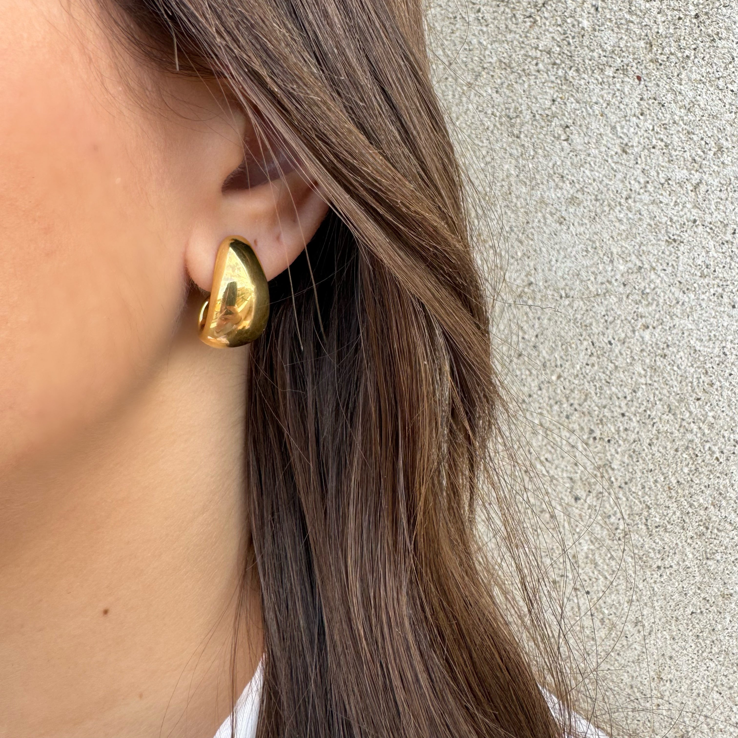 6 Orecchini a forma di fiore per un elegante look di Primavera 6 Orecchini a forma di fiore per un elegante look di Primavera